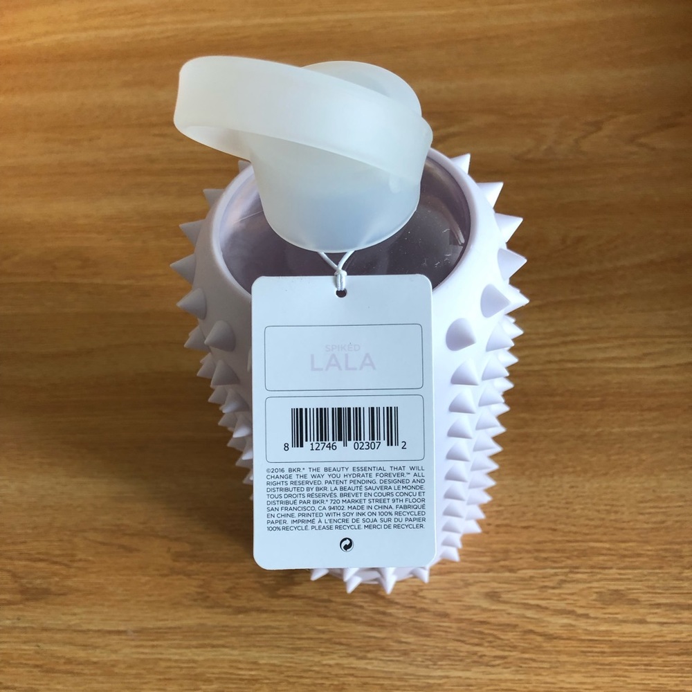COPY - BKR Spiked Bottle Sleeve Lala 1l